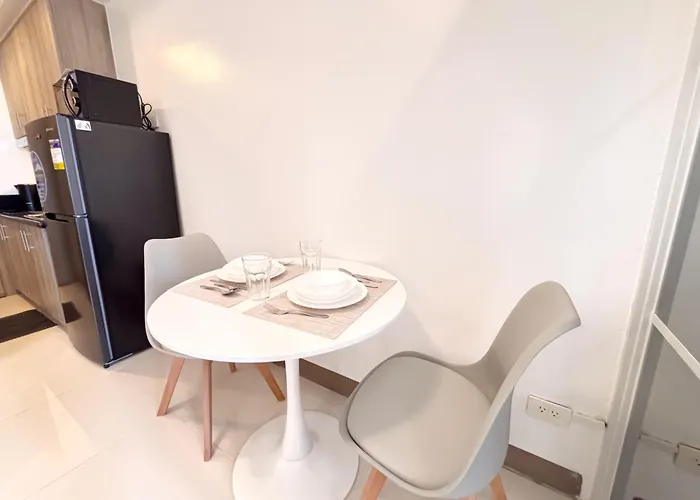 Charming Coastal L Wifi & Netflix I Coast 1801 *
