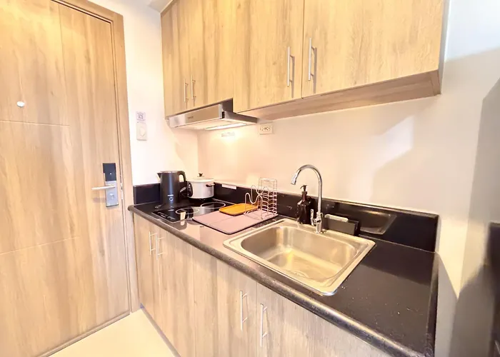 Charming Coastal L Wifi & Netflix I Coast 1801 Manila